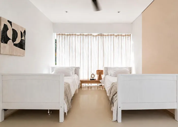 Villa Riva - Private Riverside In Pererenan *